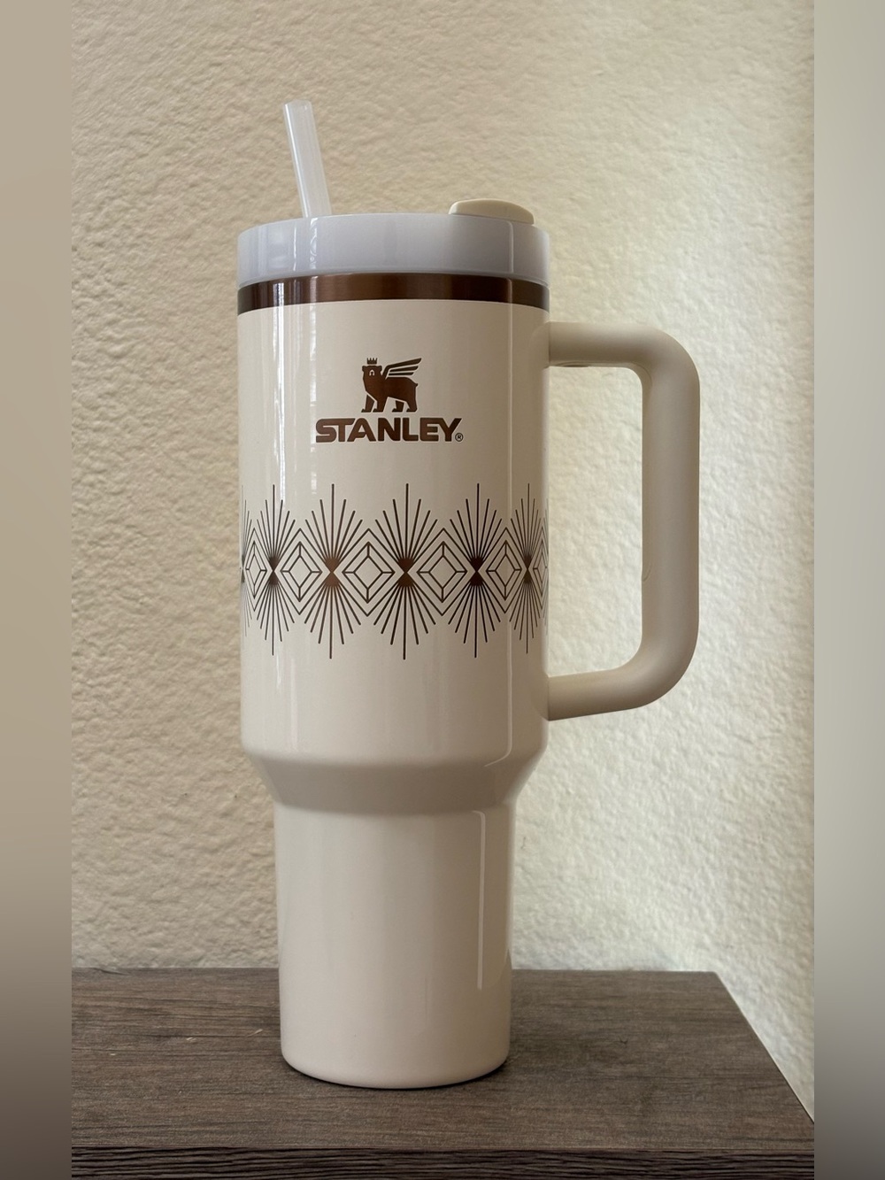 Stanley Quencher Deco Collection H2.0 Flowstate Tumbler Cream Gold Gloss 40oz